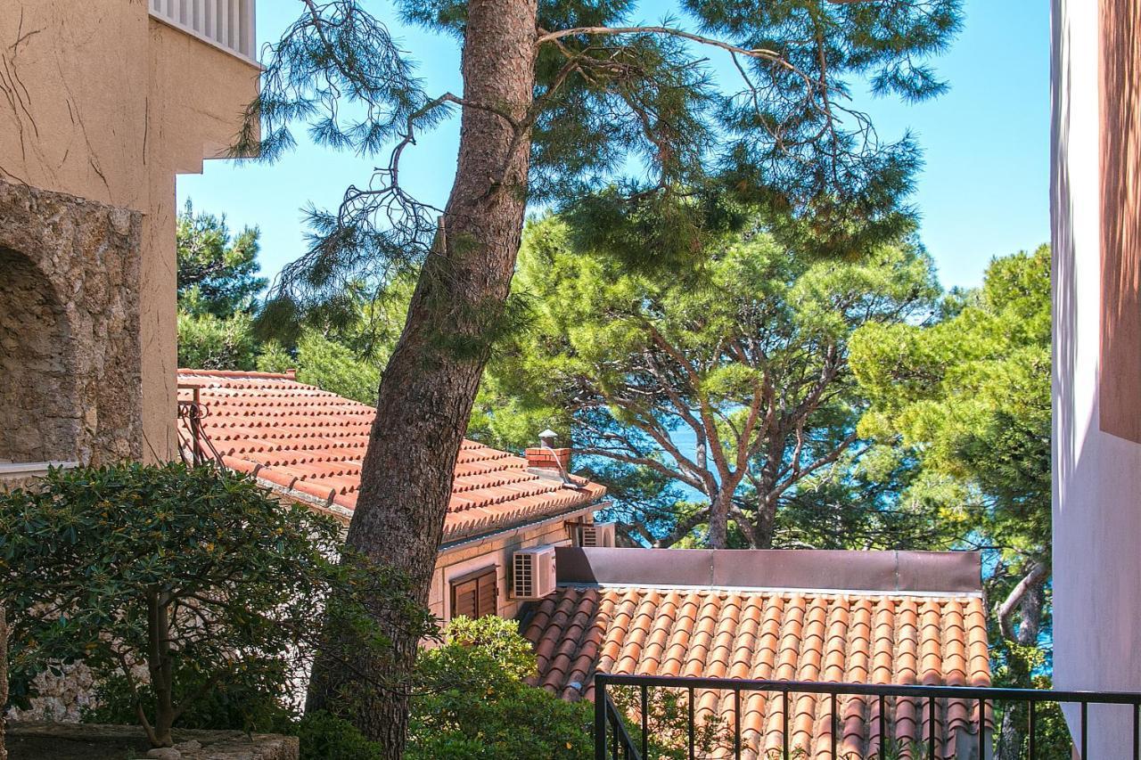 Apartments By The Sea Brela, Makarska - 16950 Екстериор снимка